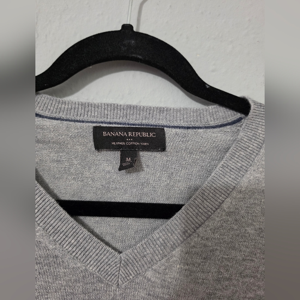Banana Republic Heather Cotton V Neck Gray Sweater Mens Med - Picture 2 of 9